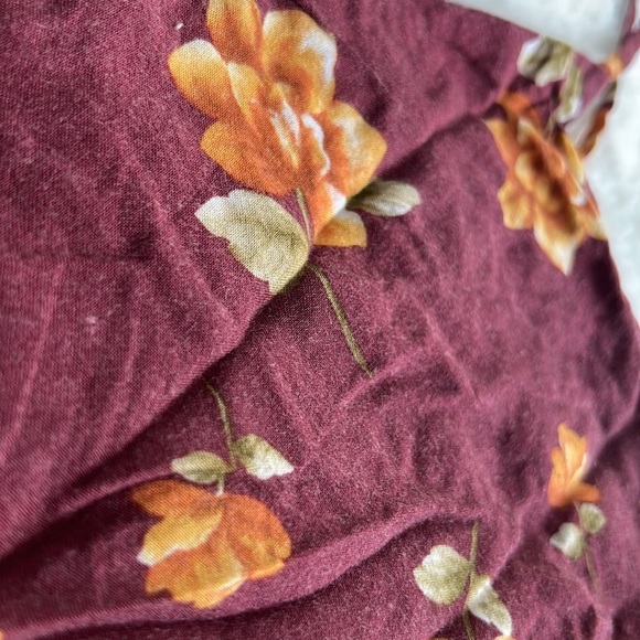 Floral print Halter Top - Picture 5 of 5